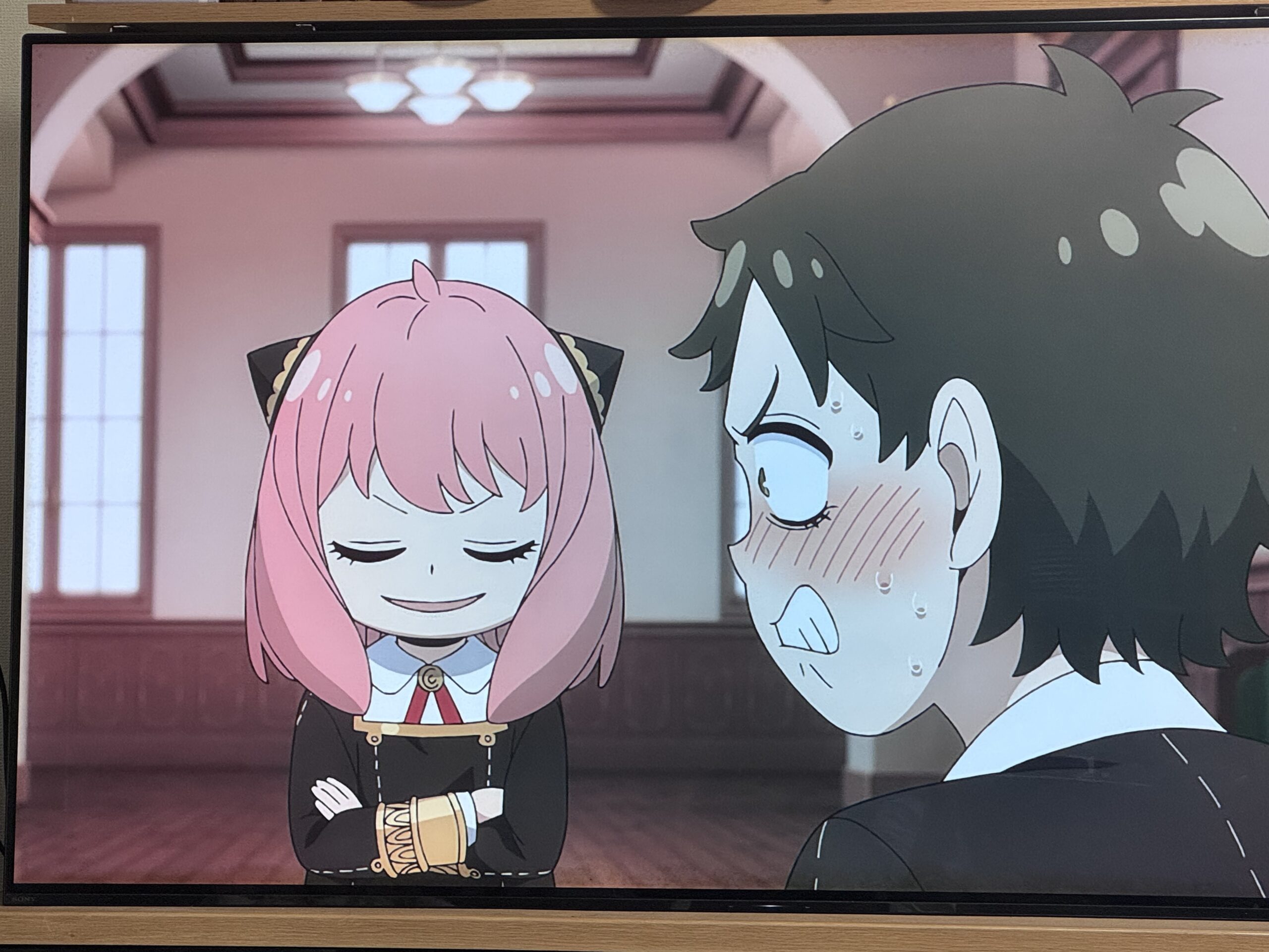 Spy x Family on TV - Anya and Loid chibi